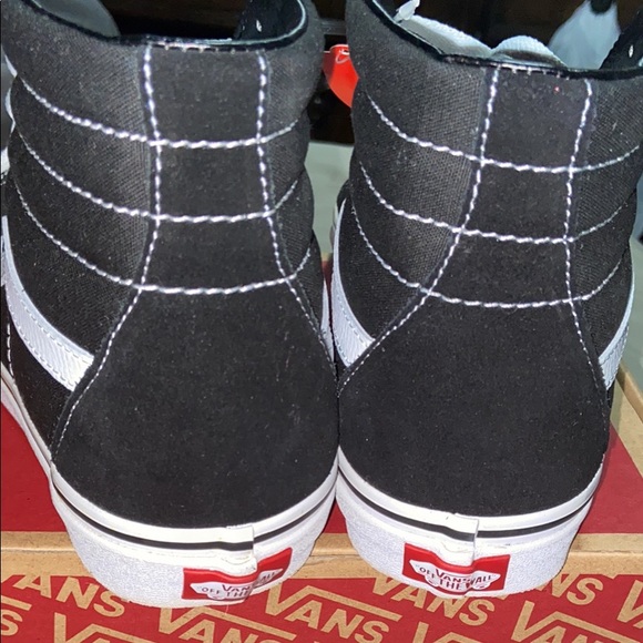 Vans - Picture 3 of 4